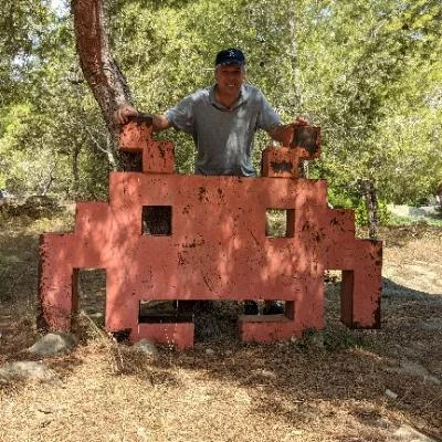 Rusty Invader 🐕🕹️📬